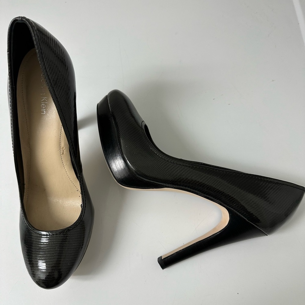 Calvin Klein platform high heel shoe. Worn, still in great condition. Size 8